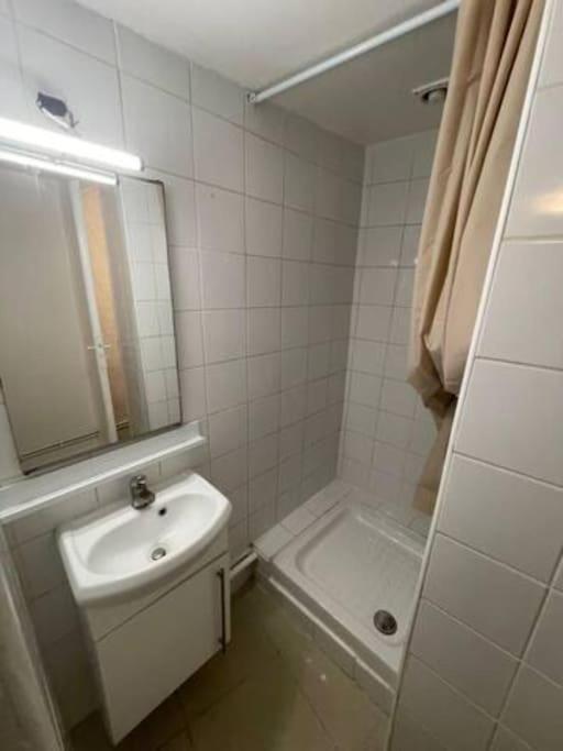 Grand Appartement - Montmartre - Republique - Anvers - 6 Pers Paris Extérieur photo